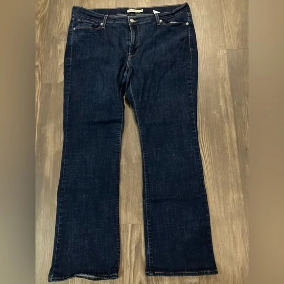 Levi’s Women’s Classic Bootcut Darkwash Jeans 20W 30 in inseam - Picture 4 of 4